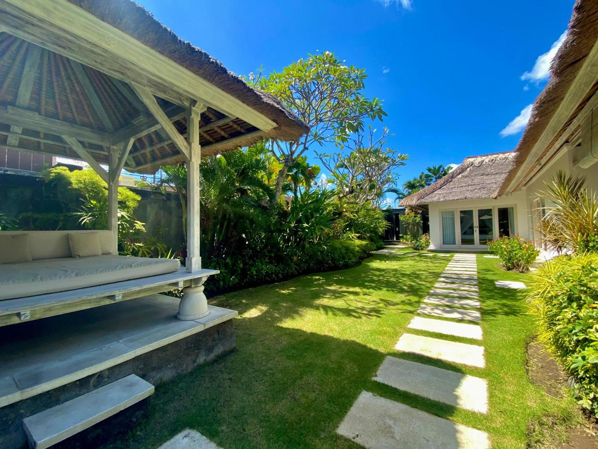 Serene Villas Семіньяк Екстер'єр фото